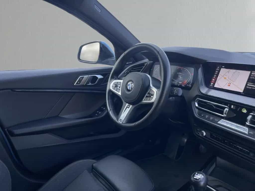 BMW 118 d Sport Line Navi LED H&K HUD Schiebedach Me 07/2019-photo-26