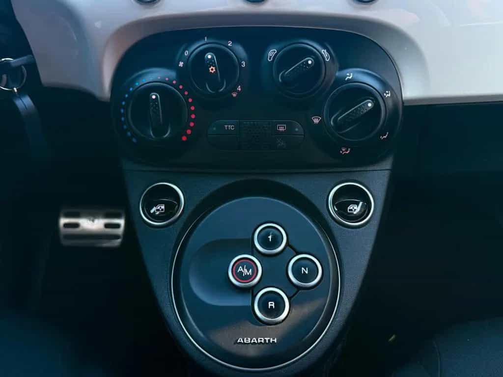Abarth 595 1.4 #T-Jet#1.HAND#ZAHNR.-NEU#SCHECKHEFT#TÜV 04/2017-photo-14