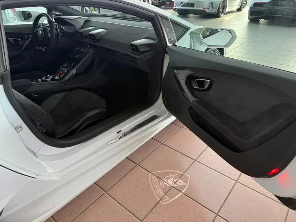 Lamborghini Huracán LP610-4 05/2016-photo-14