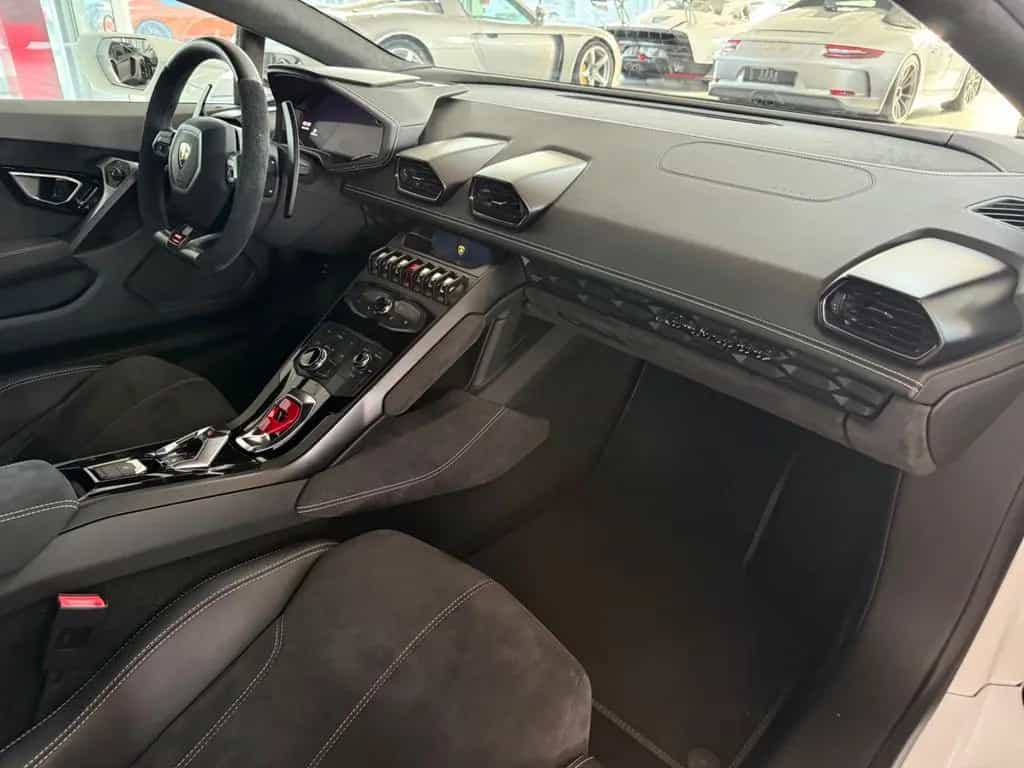 Lamborghini Huracán LP610-4 05/2016-photo-16
