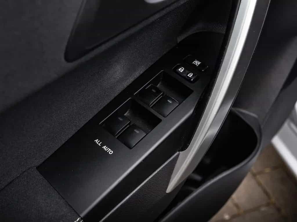 Toyota Auris 1.6 VALVEMATIC MULTIDRIVE S TOURING SPORTS 01/2015-photo-25