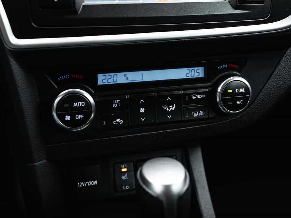 Toyota Auris 1.6 VALVEMATIC MULTIDRIVE S TOURING SPORTS 01/2015-photo-28