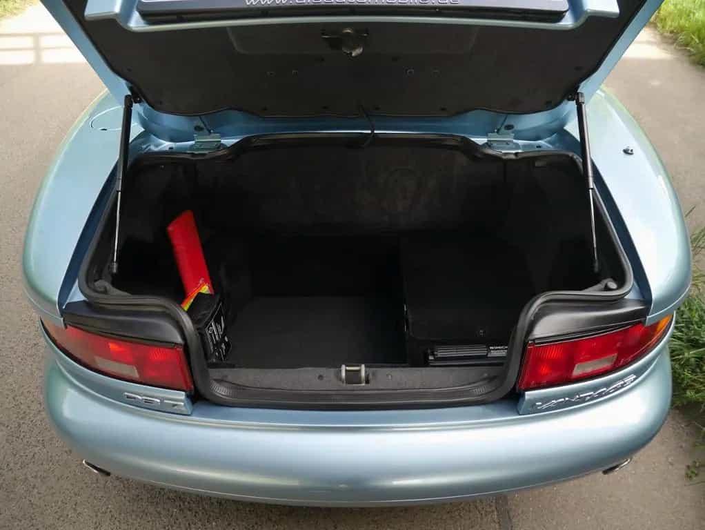 Aston Martin DB7 Vantage Volante V12 // 35900km! 08/2001-photo-17