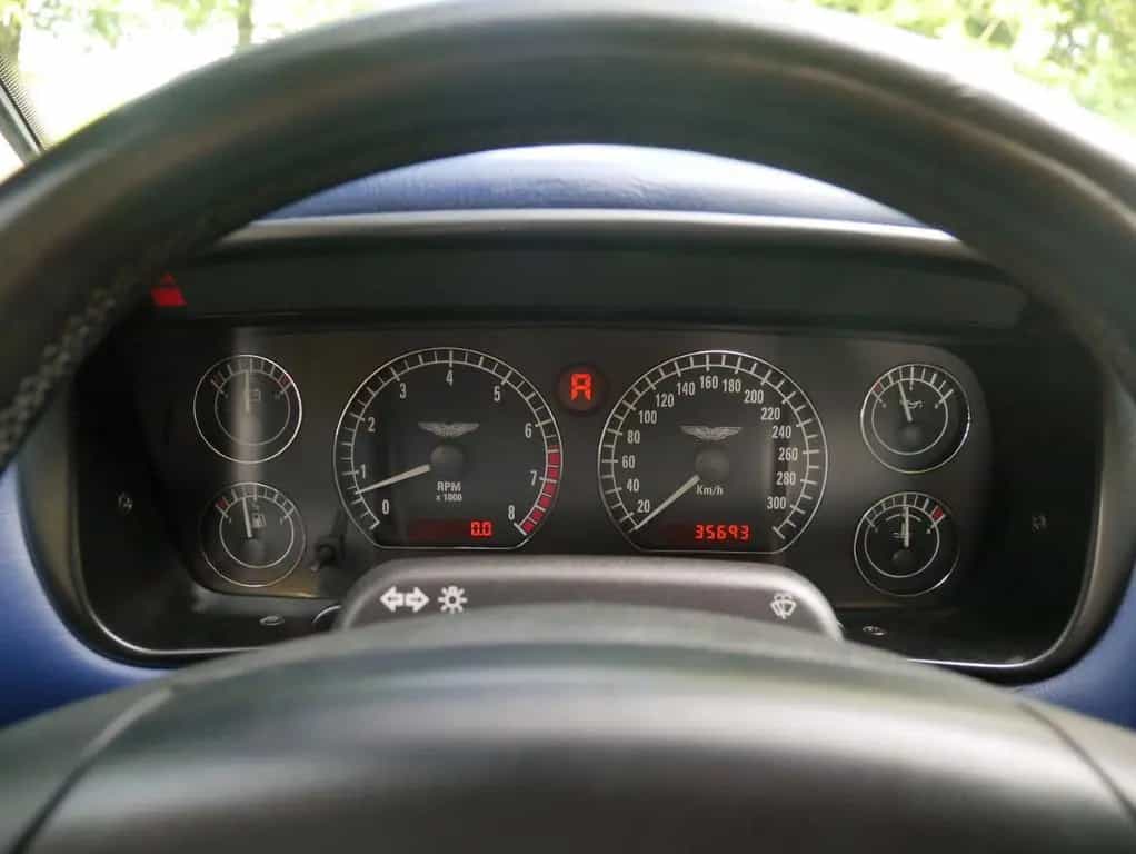 Aston Martin DB7 Vantage Volante V12 // 35900km! 08/2001-photo-21