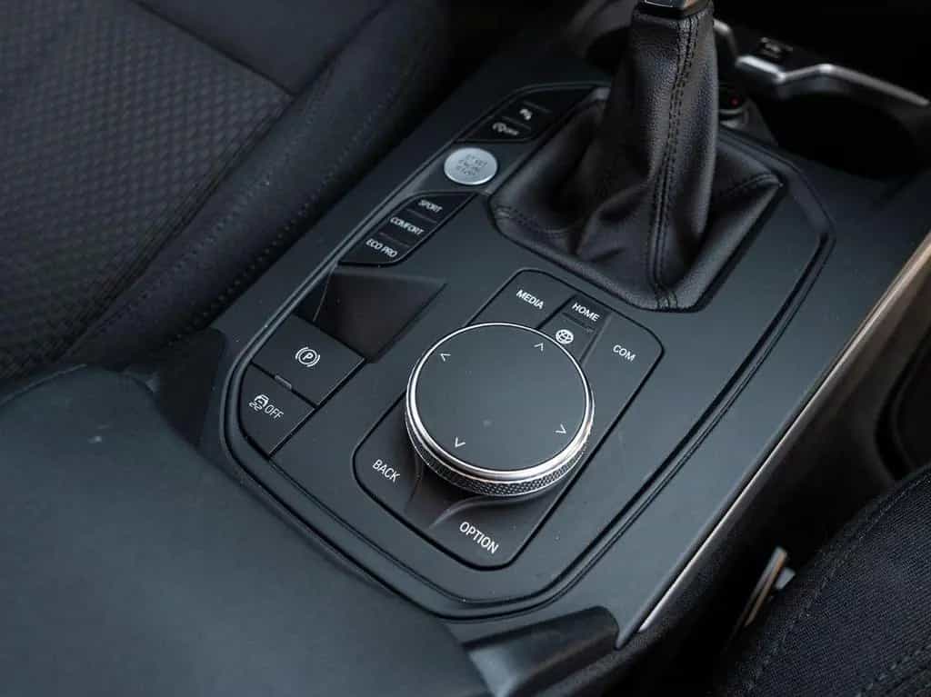 BMW 1 Series 118i Advantage LED SHZ PDC Klimaauto2Z Lordosen 04/2020-photo-13