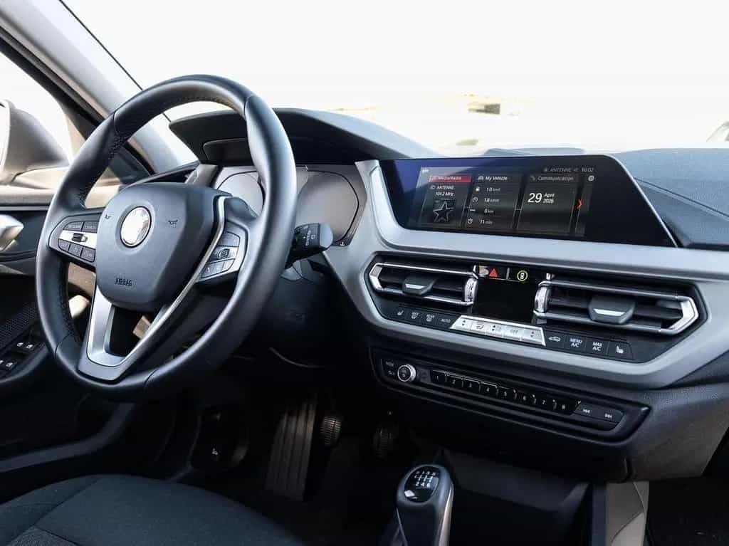 BMW 1 Series 118i Advantage LED SHZ PDC Klimaauto2Z Lordosen 04/2020-photo-16