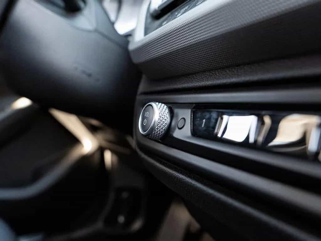BMW 1 Series 118i Advantage LED SHZ PDC Klimaauto2Z Lordosen 04/2020-photo-18
