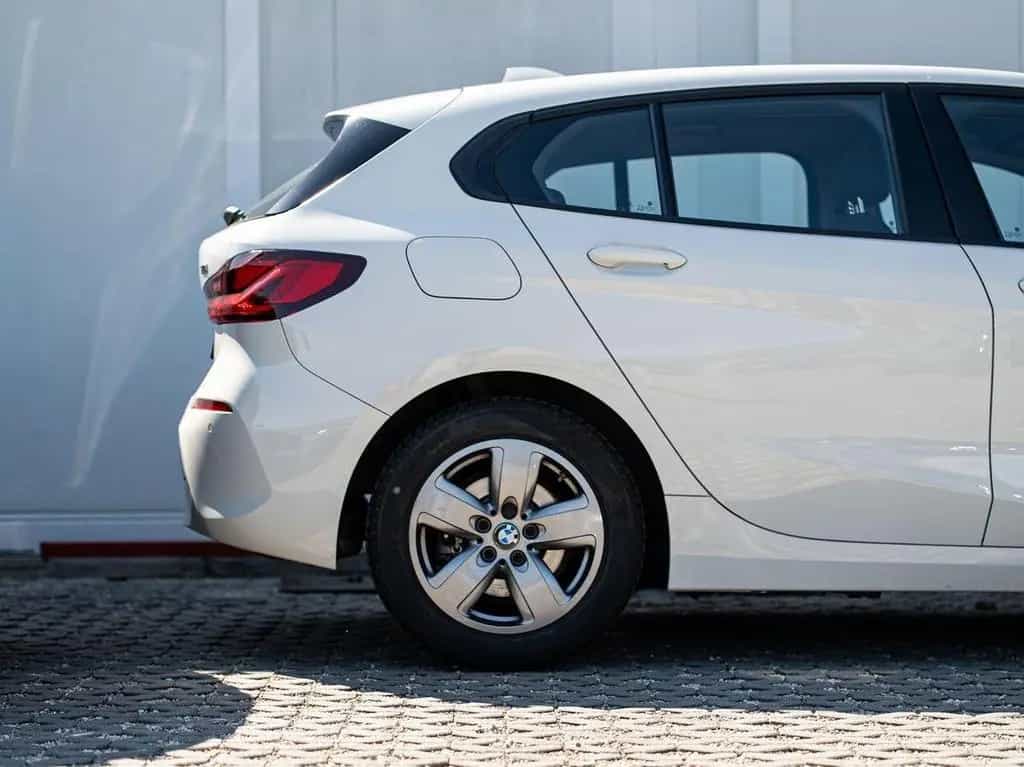 BMW 1 Series 118i Advantage LED SHZ PDC Klimaauto2Z Lordosen 04/2020-photo-5