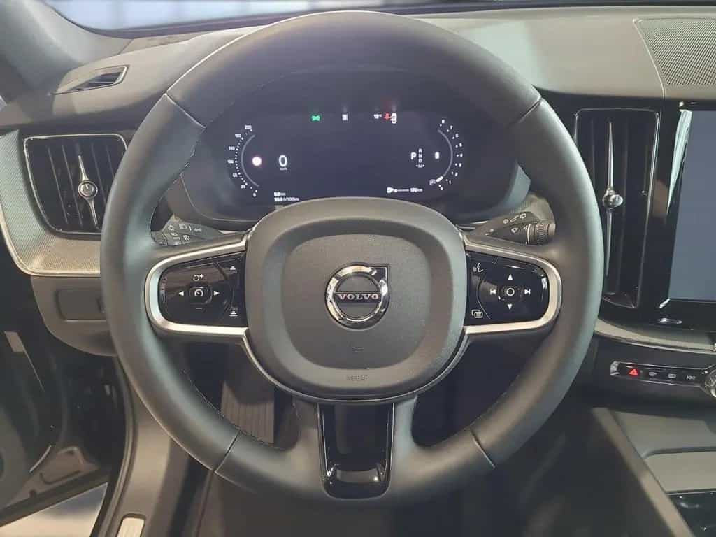 Volvo XC 60 Plus Dark AWD Bluetooth LED Klima 02/2025-photo-10
