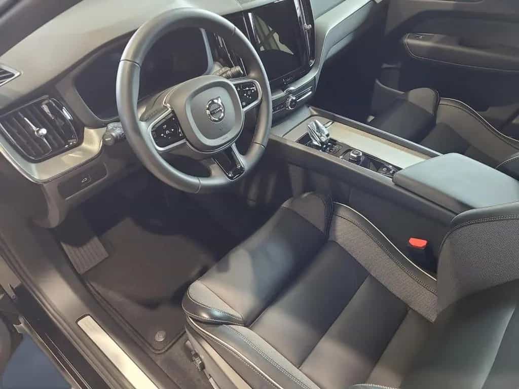 Volvo XC 60 Plus Dark AWD Bluetooth LED Klima 02/2025-photo-7