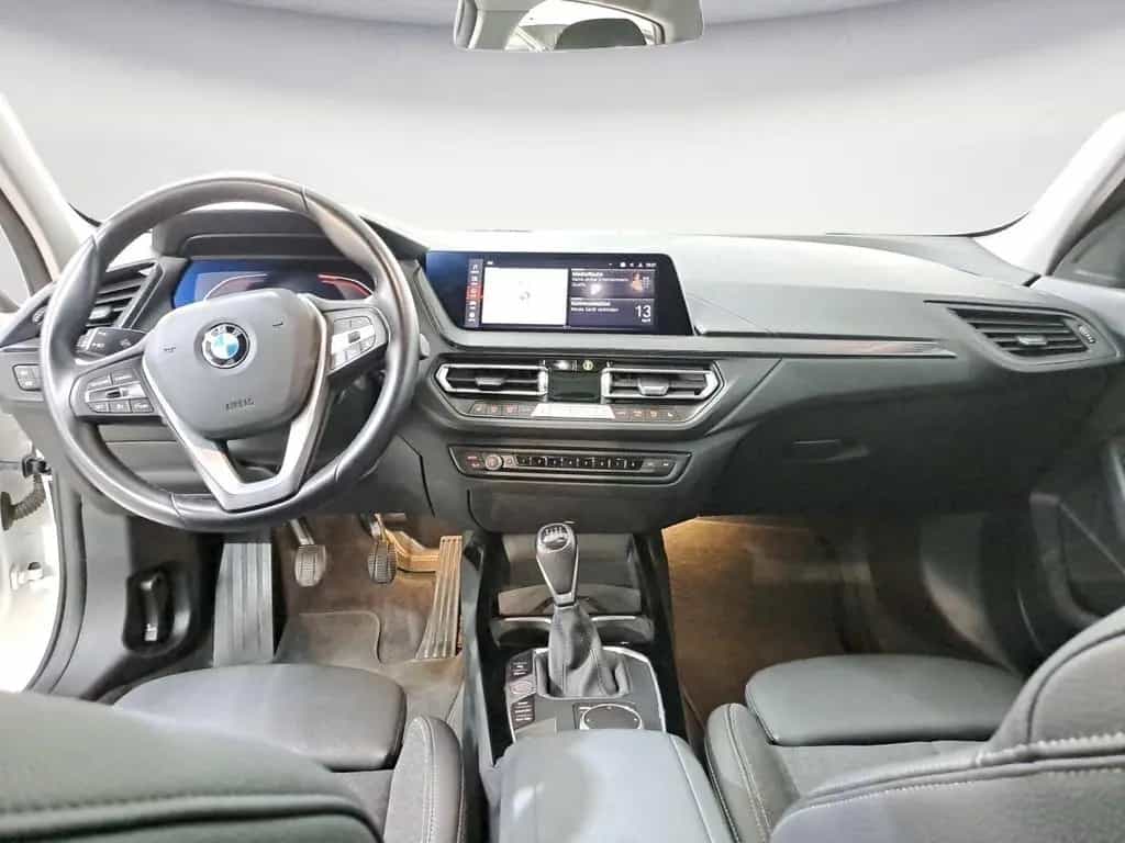 BMW 1 Series 118i Sport Line Panoramadach AHK NAVI LED PDC vo 04/2021-photo-10