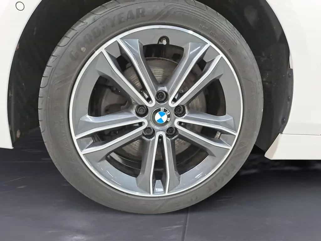BMW 1 Series 118i Sport Line Panoramadach AHK NAVI LED PDC vo 04/2021-photo-11