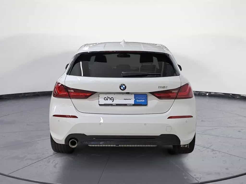 BMW 1 Series 118i Sport Line Panoramadach AHK NAVI LED PDC vo 04/2021-photo-4