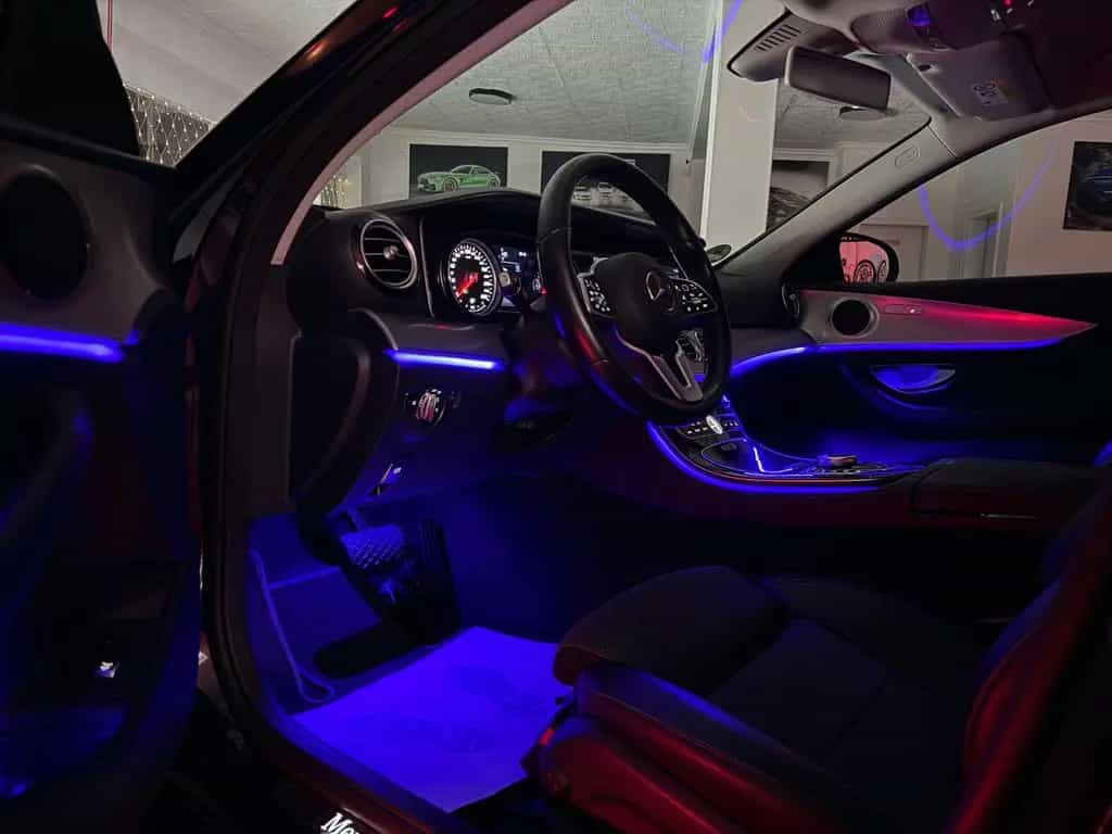 Mercedes-Benz E-Class 200 Lim. Avantgarde Night Keyless Standheiz. 11/2018-photo-11