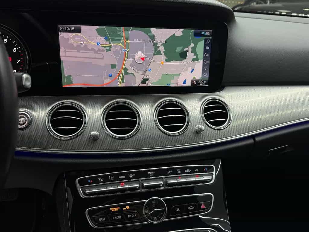 Mercedes-Benz E-Class 200 Lim. Avantgarde Night Keyless Standheiz. 11/2018-photo-18