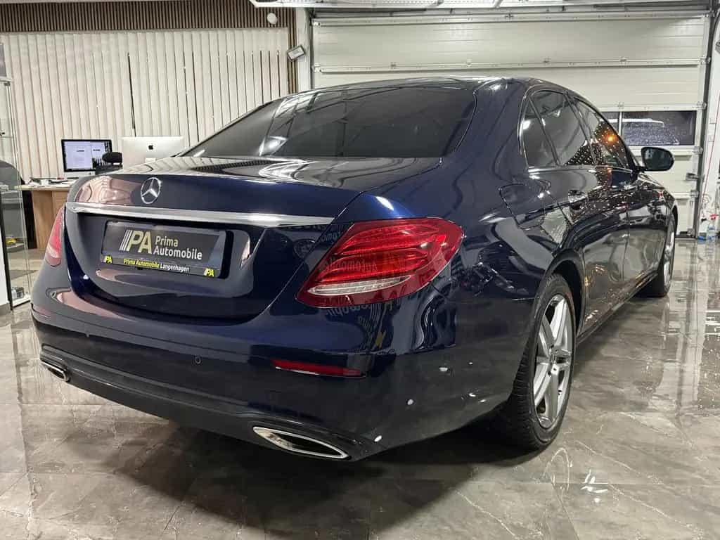Mercedes-Benz E-Class 200 Lim. Avantgarde Night Keyless Standheiz. 11/2018-photo-3