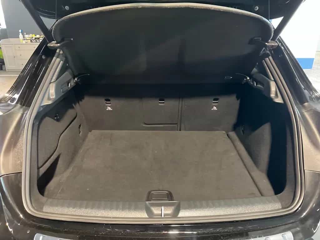Mercedes-Benz GLA 180 /R-KAM/ACC/LED/TOTWINKEL/Wenig Kilometer 06/2019-photo-10