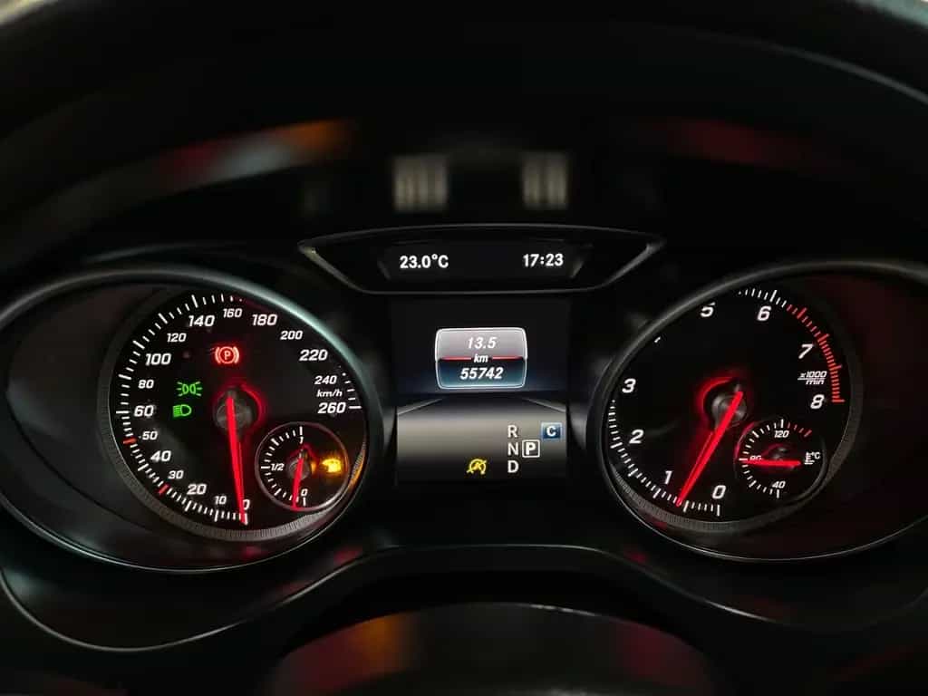 Mercedes-Benz GLA 180 /R-KAM/ACC/LED/TOTWINKEL/Wenig Kilometer 06/2019-photo-16