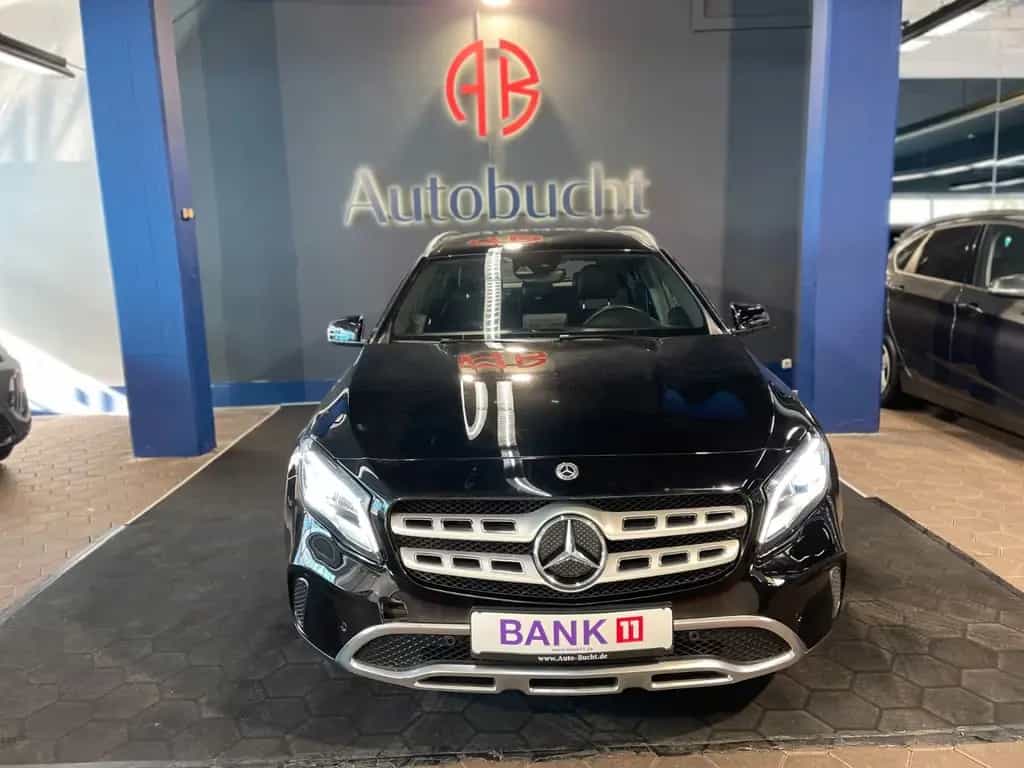 Mercedes-Benz GLA 180 /R-KAM/ACC/LED/TOTWINKEL/Wenig Kilometer 06/2019-photo-2
