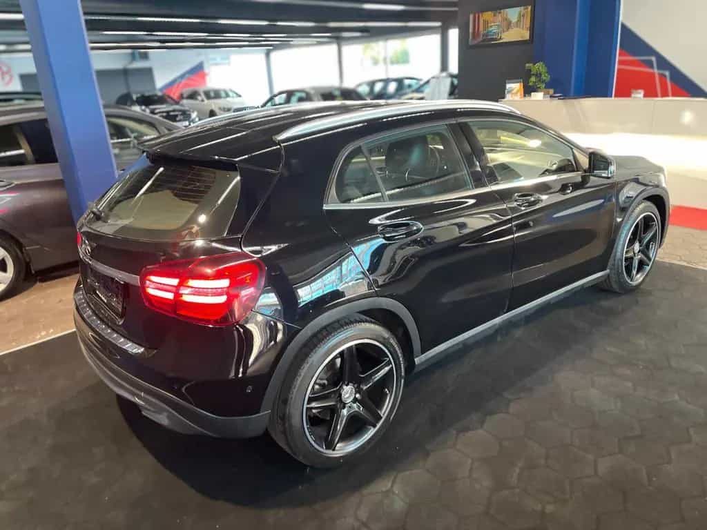 Mercedes-Benz GLA 180 /R-KAM/ACC/LED/TOTWINKEL/Wenig Kilometer 06/2019-photo-7