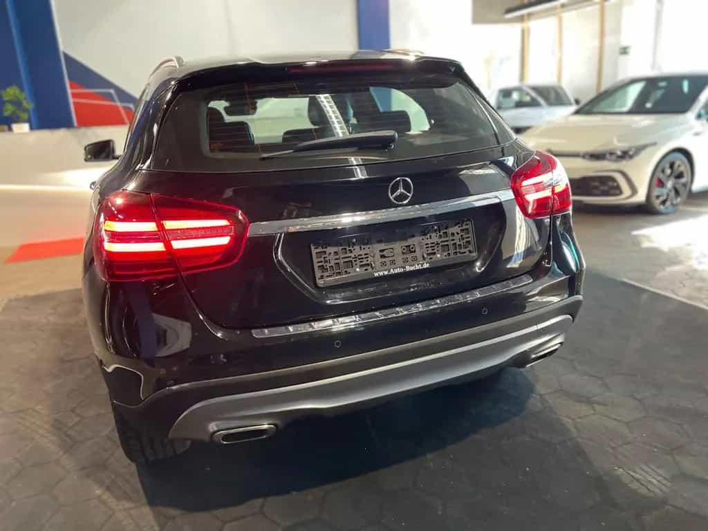 Mercedes-Benz GLA 180 /R-KAM/ACC/LED/TOTWINKEL/Wenig Kilometer 06/2019-photo-9