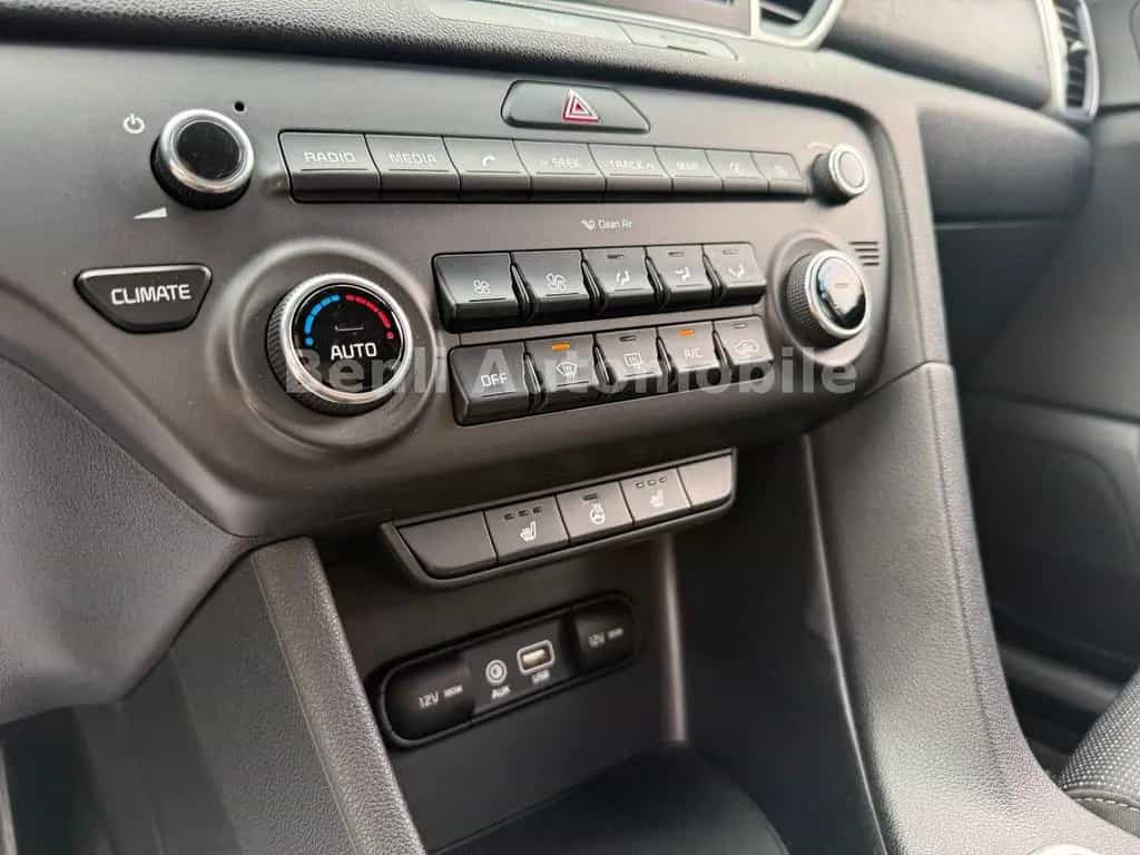 Kia Sportage Vision 2WD/NAVI/KAMERA/SCHKHFT/SHZ/KLIM 06/2017-photo-26