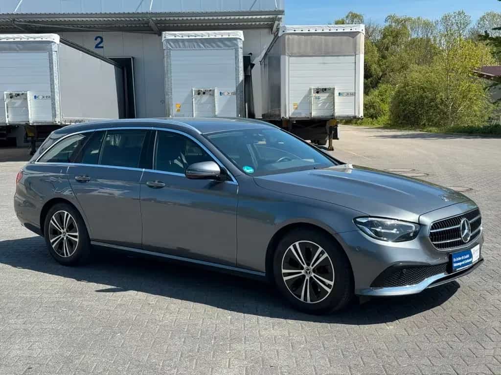 Mercedes-Benz E-Class d T-Modell  Keyless*Totwinkel-Assist. *LED 11/2021-photo-0