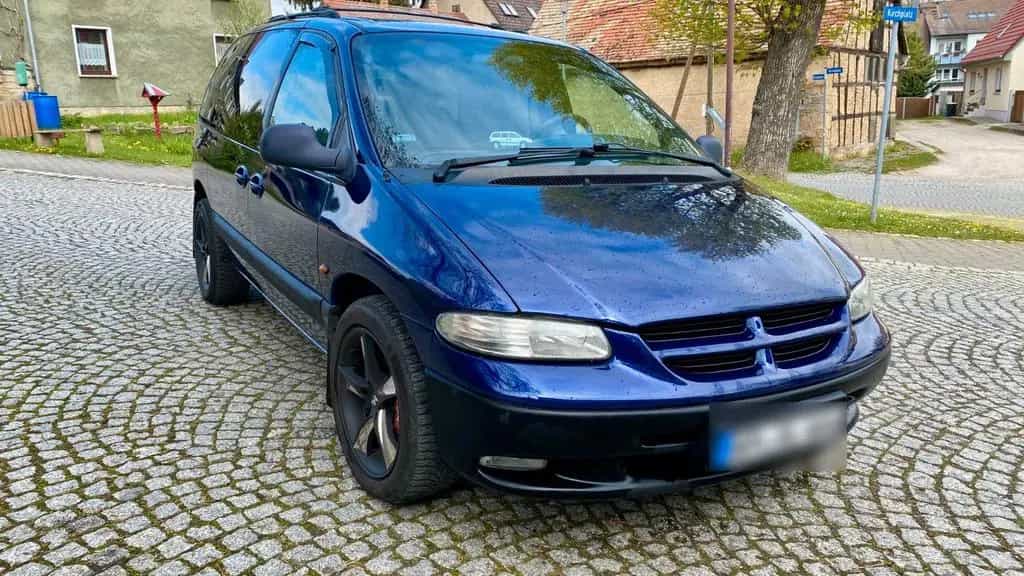 Chrysler Voyager gen.3 (2.5 TD) 02/1998-photo-3