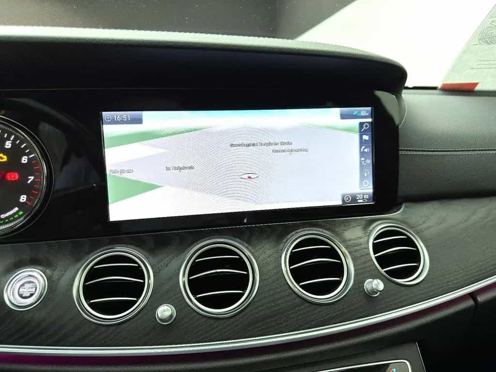 Mercedes-Benz E-Class 300 Limousine *AMG Line*Navi*LED* 02/2020-photo-11