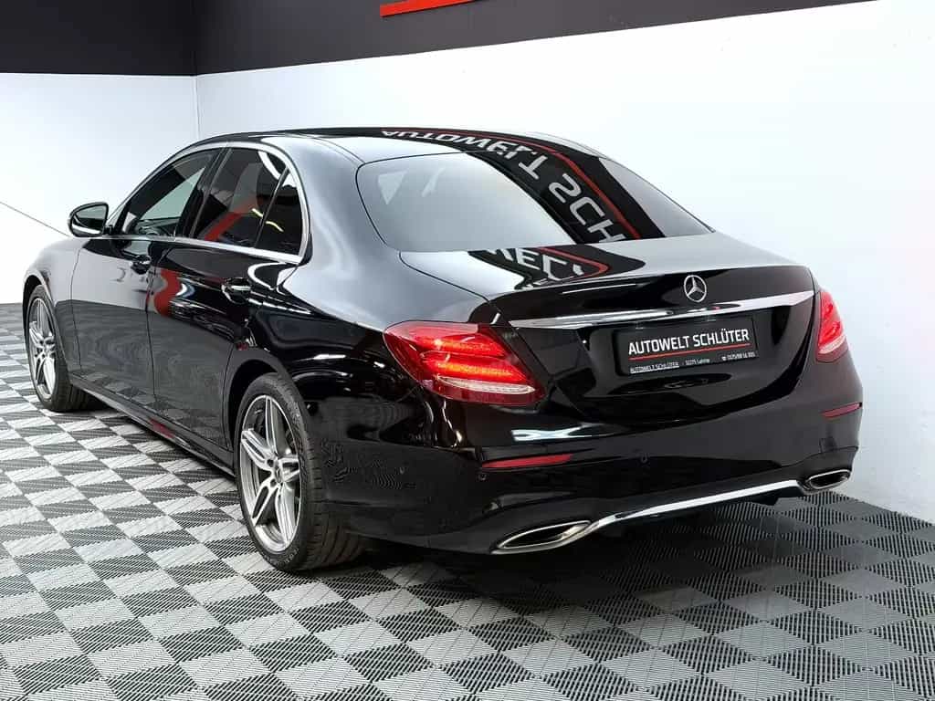 Mercedes-Benz E-Class 300 Limousine *AMG Line*Navi*LED* 02/2020-photo-2