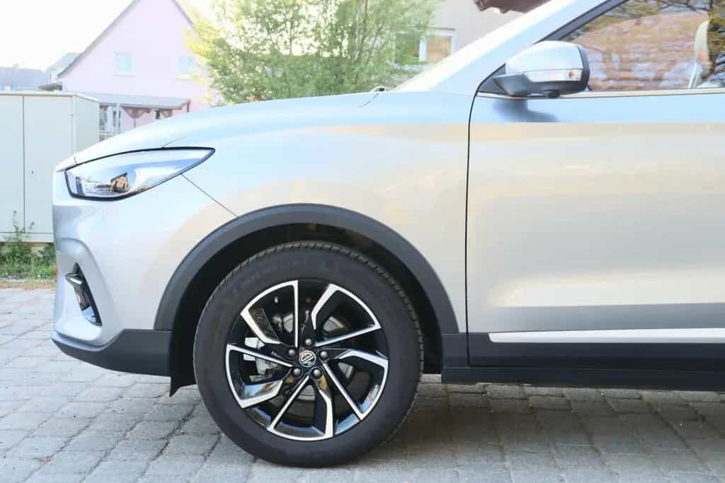 MG ZS Luxury LED*PANO*KEYLESS*360°*LEDER*Rote Nähte 06/2024-photo-13