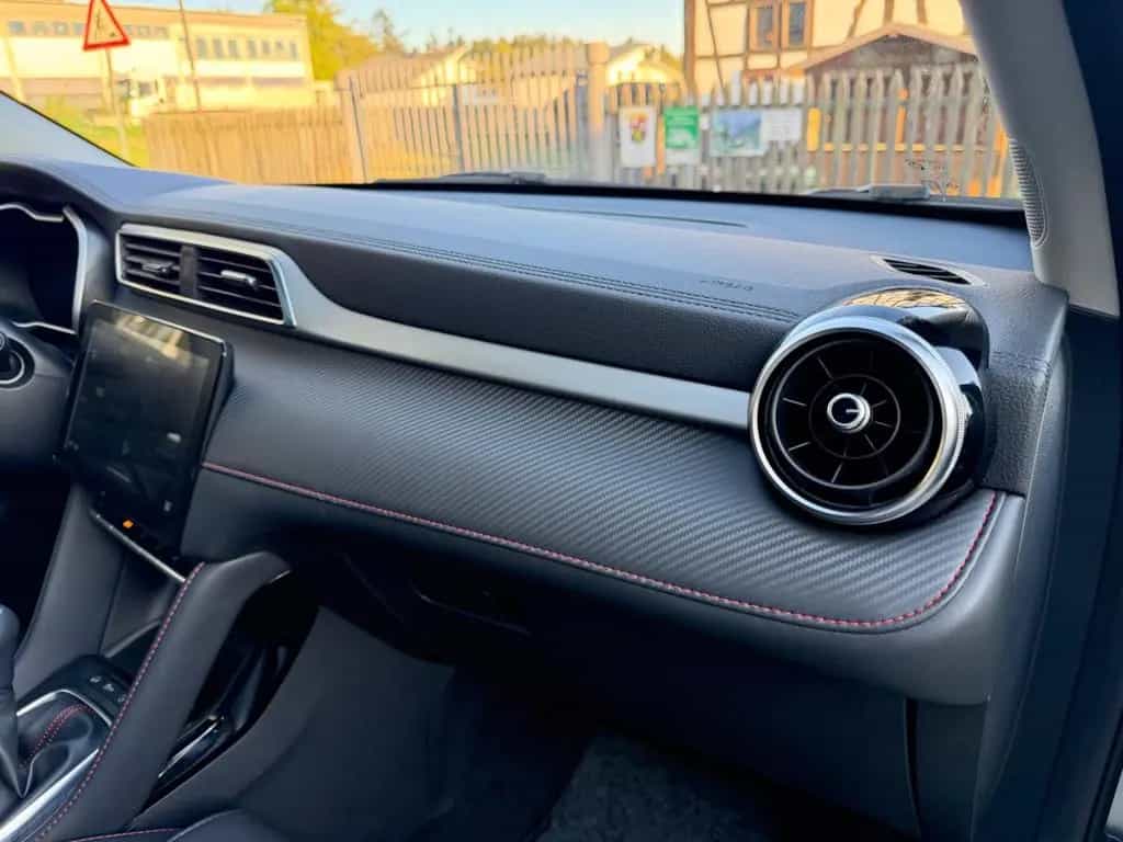 MG ZS Luxury LED*PANO*KEYLESS*360°*LEDER*Rote Nähte 06/2024-photo-16