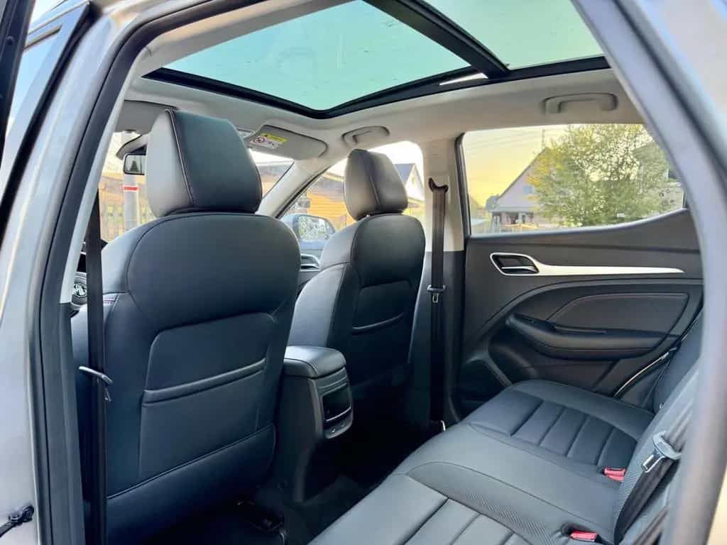 MG ZS Luxury LED*PANO*KEYLESS*360°*LEDER*Rote Nähte 06/2024-photo-18