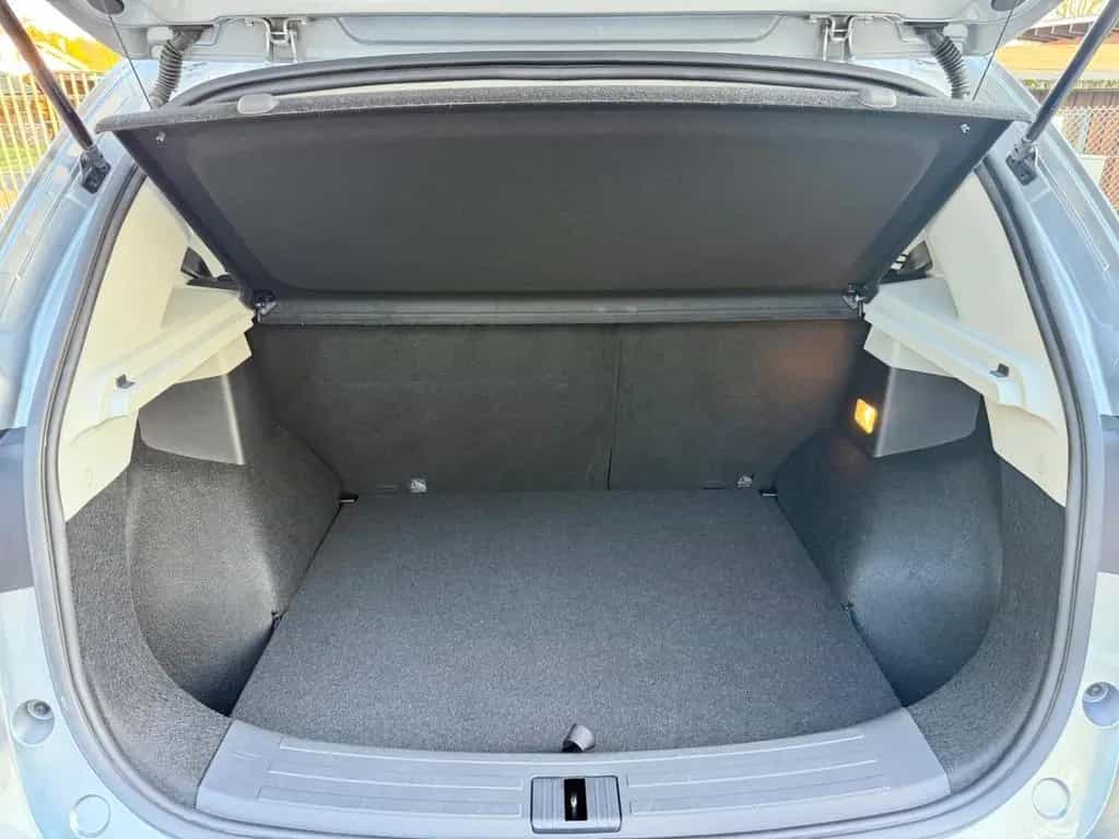 MG ZS Luxury LED*PANO*KEYLESS*360°*LEDER*Rote Nähte 06/2024-photo-28