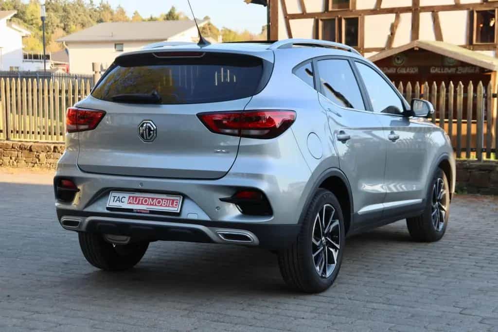 MG ZS Luxury LED*PANO*KEYLESS*360°*LEDER*Rote Nähte 06/2024-photo-32