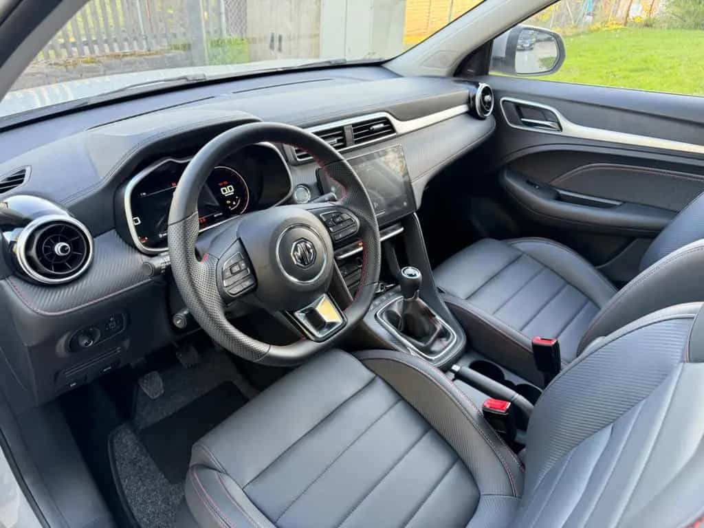 MG ZS Luxury LED*PANO*KEYLESS*360°*LEDER*Rote Nähte 06/2024-photo-8