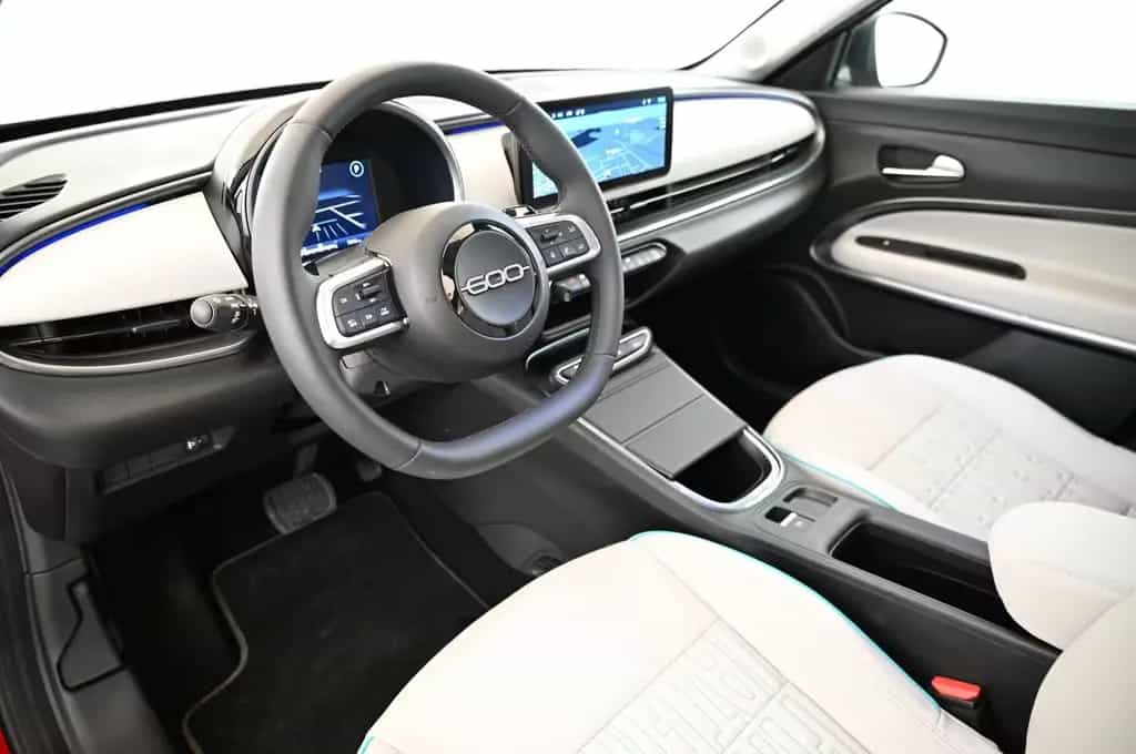 Fiat 600 1.2 Hybrid 101 DCT6 La Prima LED/NAVI/SHZ/18 02/2025-photo-11