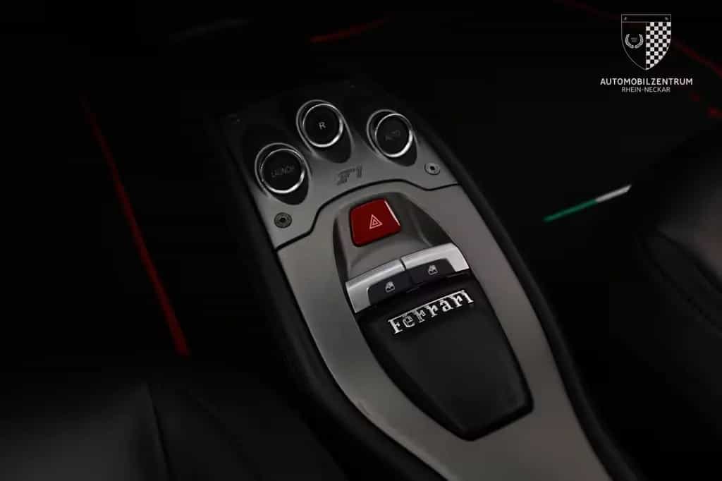 Ferrari 458 Italia Liftsystem/Carbon-LED/El. Sitze 03/2011-photo-18