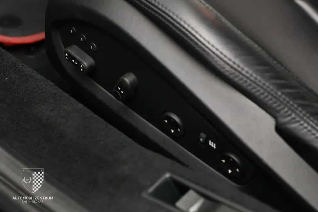 Ferrari 458 Italia Liftsystem/Carbon-LED/El. Sitze 03/2011-photo-23