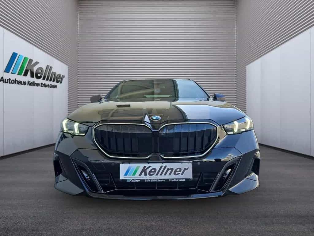 BMW 5 Series 520 d xDr. Tour. M Sport PRO Aut+AHK+B&W+LED+19Z 11/2024-photo-1
