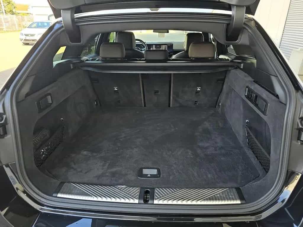 BMW 5 Series 520 d xDr. Tour. M Sport PRO Aut+AHK+B&W+LED+19Z 11/2024-photo-16