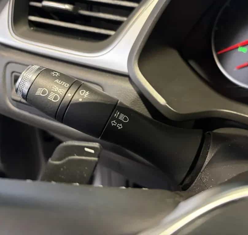 Renault Captur EXPERIENCE TCe 130 PS Automatik EDC 08/2020-photo-24