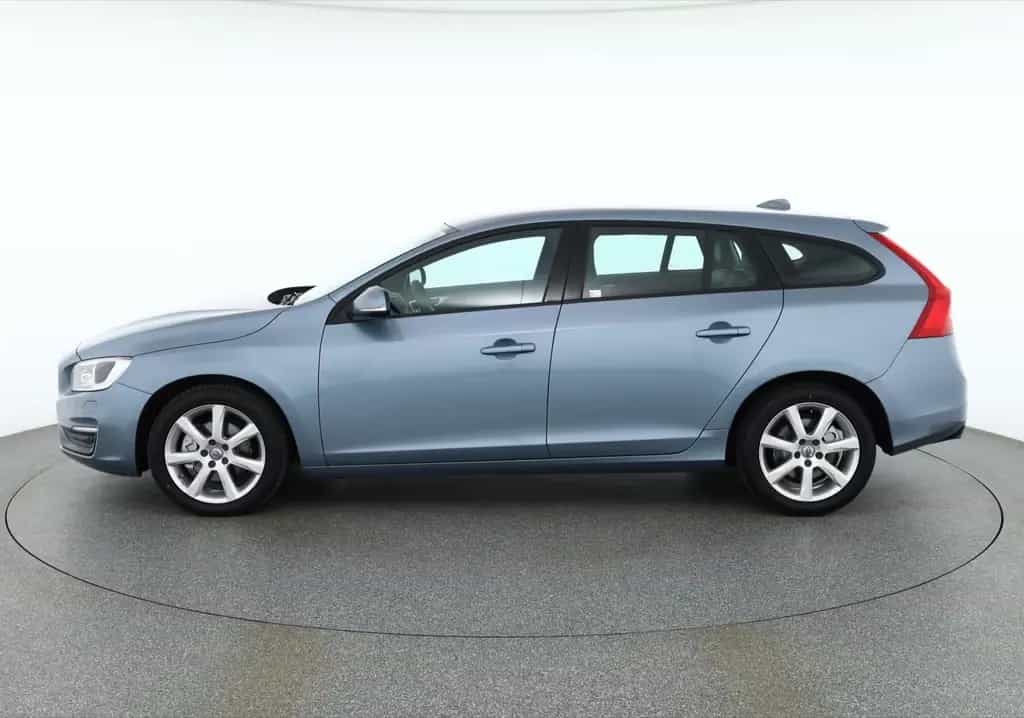 Volvo V60 Kombi 2.0 Linje Svart Bi-Xenon Navi Leder 02/2018-photo-1