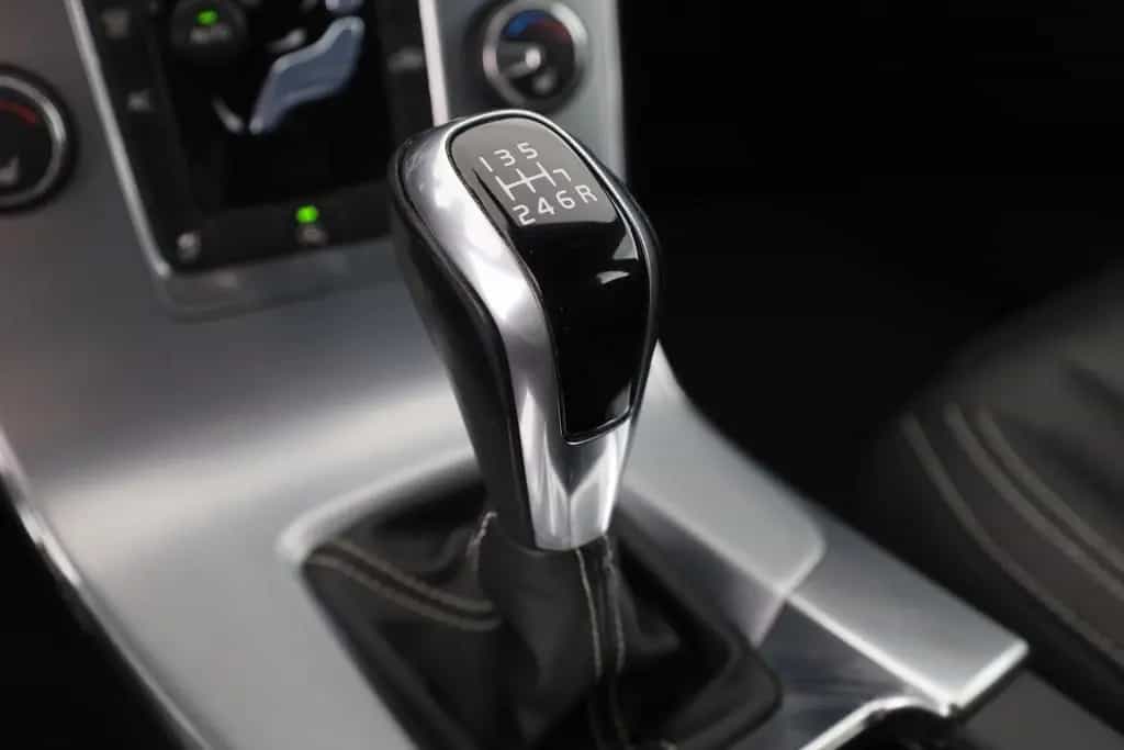 Volvo V60 Kombi 2.0 Linje Svart Bi-Xenon Navi Leder 02/2018-photo-12