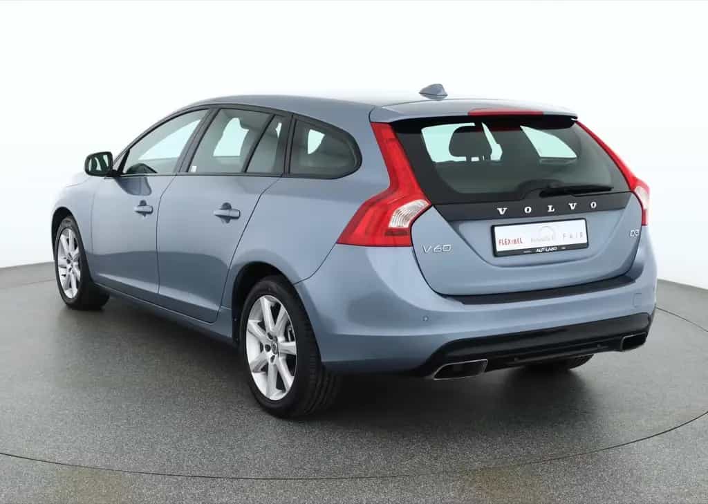 Volvo V60 Kombi 2.0 Linje Svart Bi-Xenon Navi Leder 02/2018-photo-2