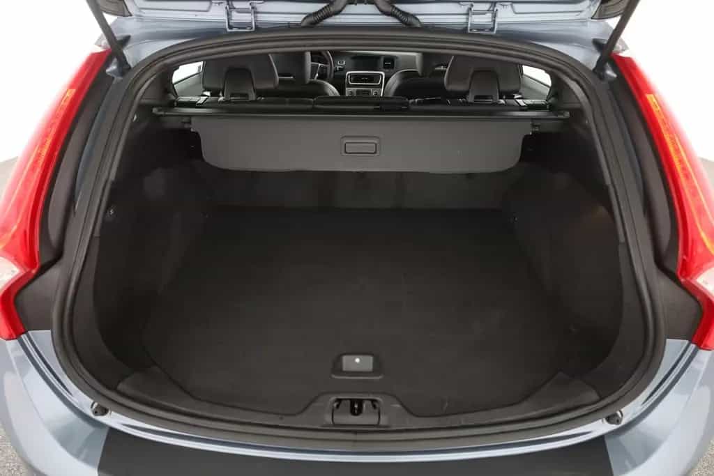 Volvo V60 Kombi 2.0 Linje Svart Bi-Xenon Navi Leder 02/2018-photo-24