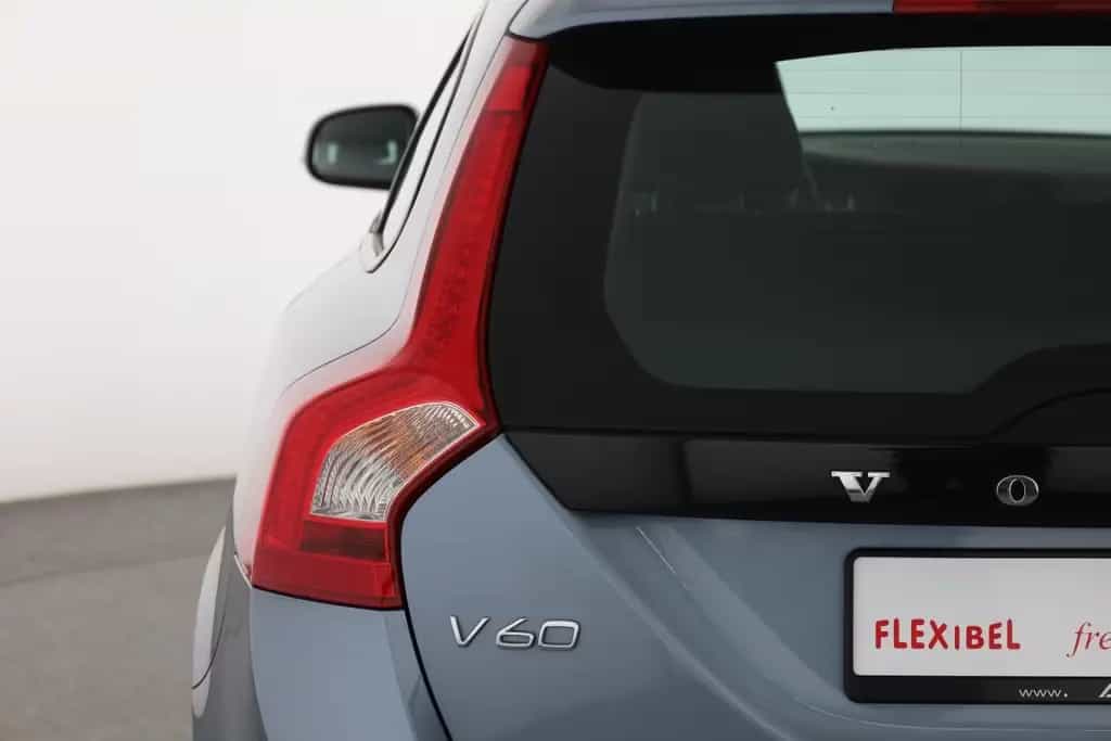 Volvo V60 Kombi 2.0 Linje Svart Bi-Xenon Navi Leder 02/2018-photo-26