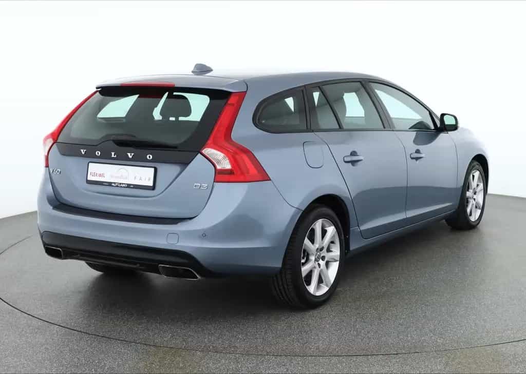 Volvo V60 Kombi 2.0 Linje Svart Bi-Xenon Navi Leder 02/2018-photo-4
