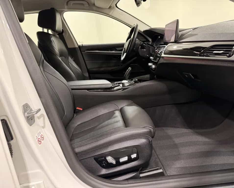 BMW 520 d Touring AHK ACC RFK HUD HK Laser 04/2021-photo-10