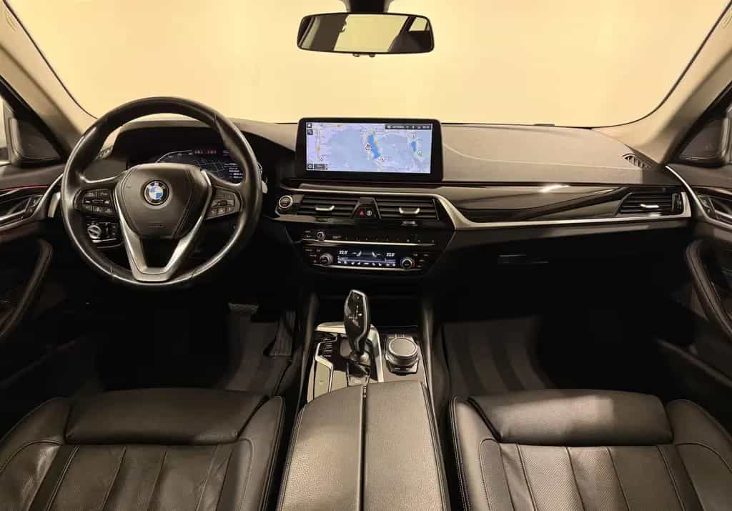 BMW 520 d Touring AHK ACC RFK HUD HK Laser 04/2021-photo-11